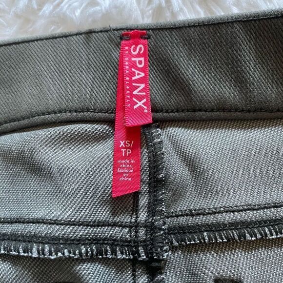 Spanx Jean-ish Shaping Ankle Pants - Picture 4 of 4